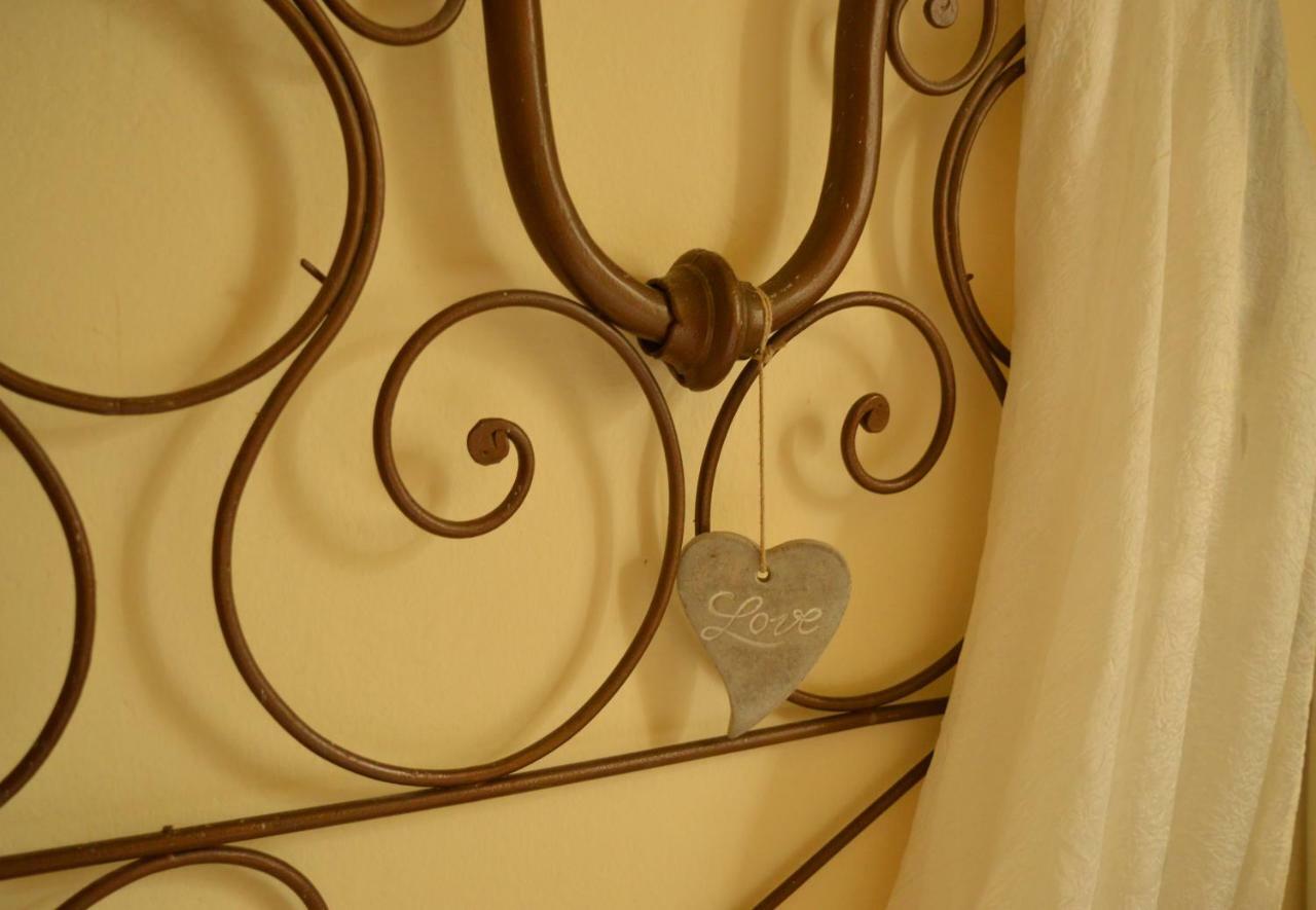 Bed & Tours Dimora Di Campagna Panzió Castelnuovo Belbo Kültér fotó